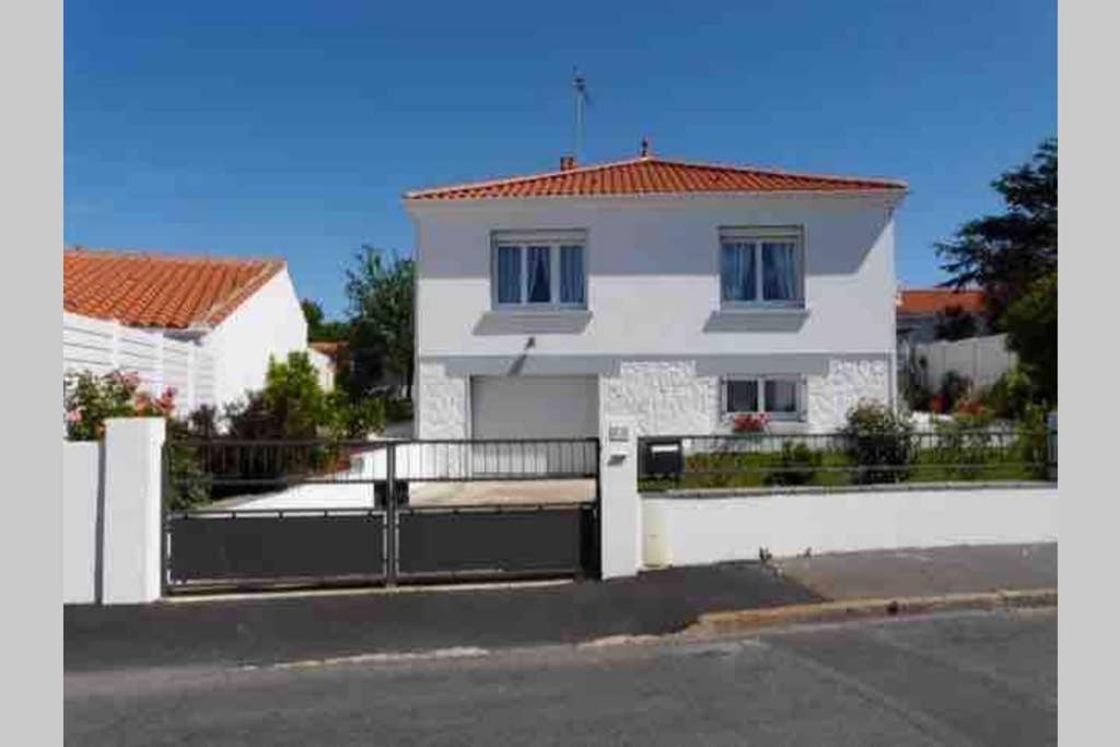 Charmante Maison Idealement Situee Saint-Gilles-Croix-de-Vie Exterior foto